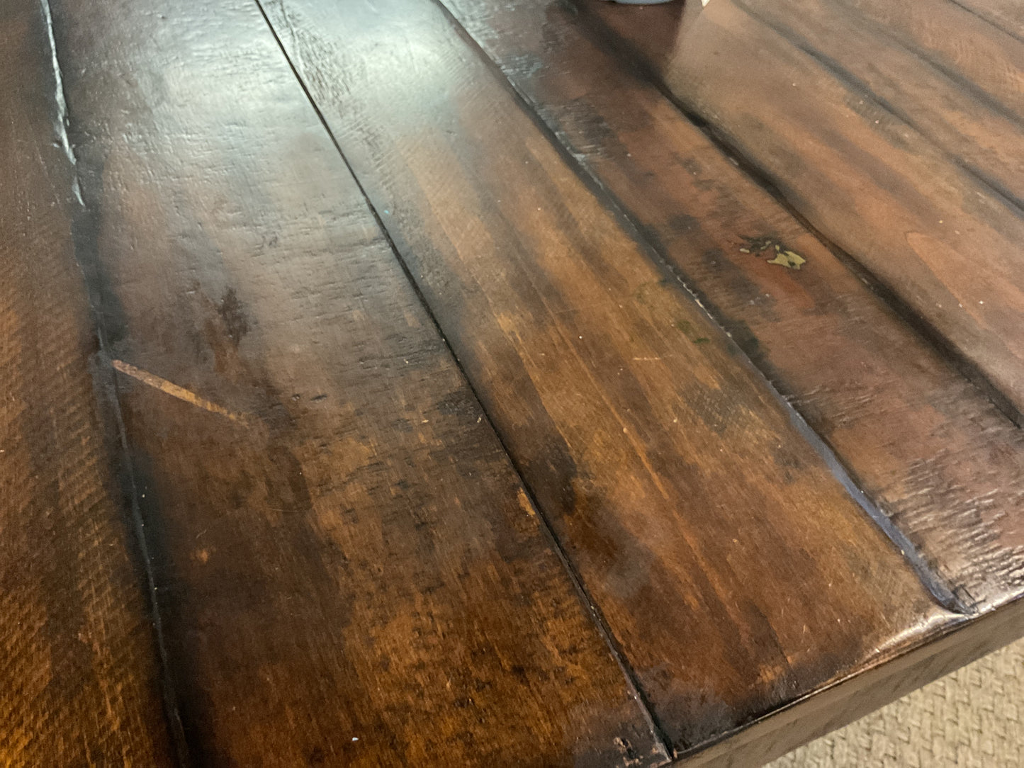 Benchwright Round Extendable Dining Table