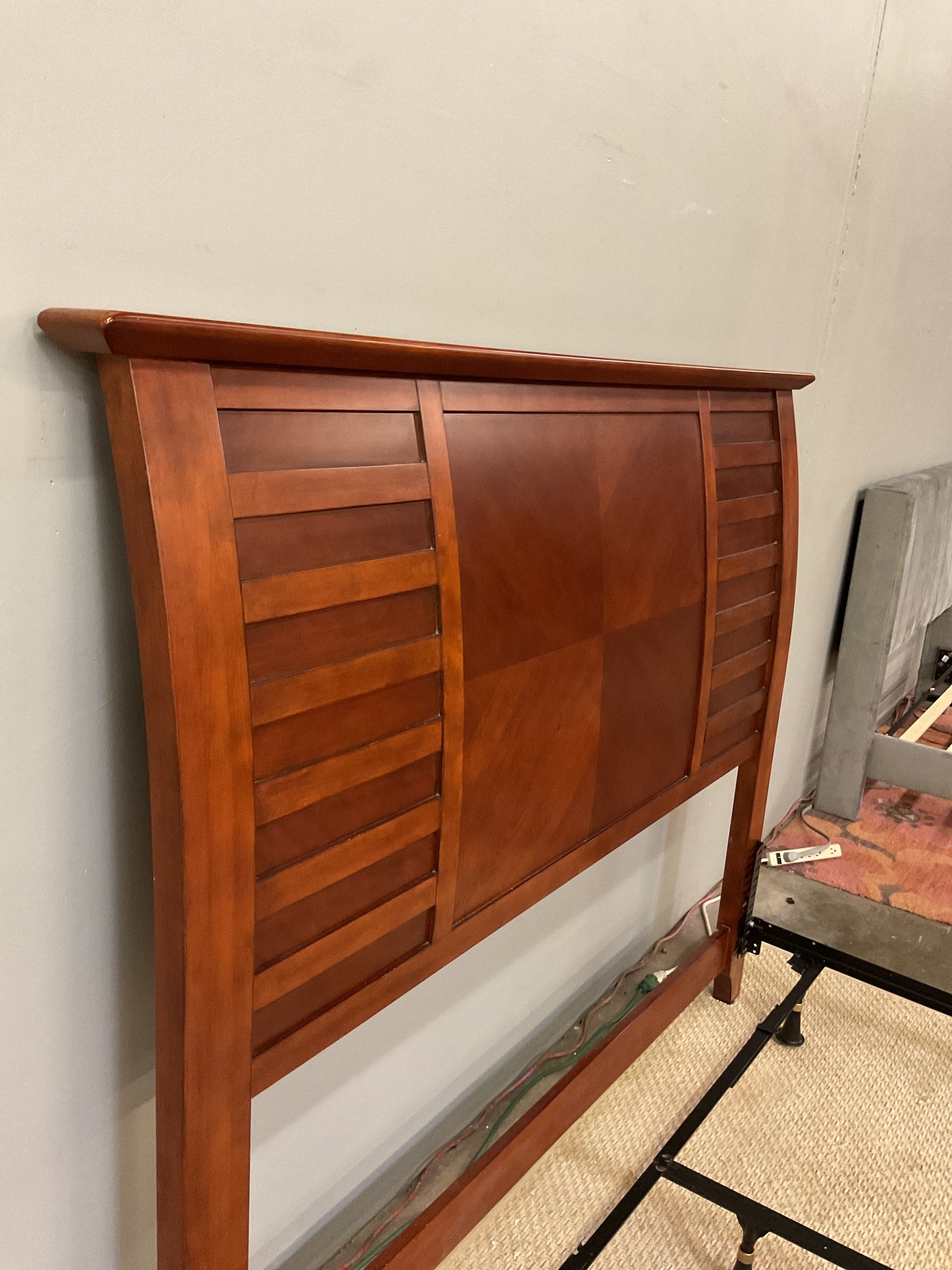 Central Solid Panel Queen Headboard w/Metal Frame