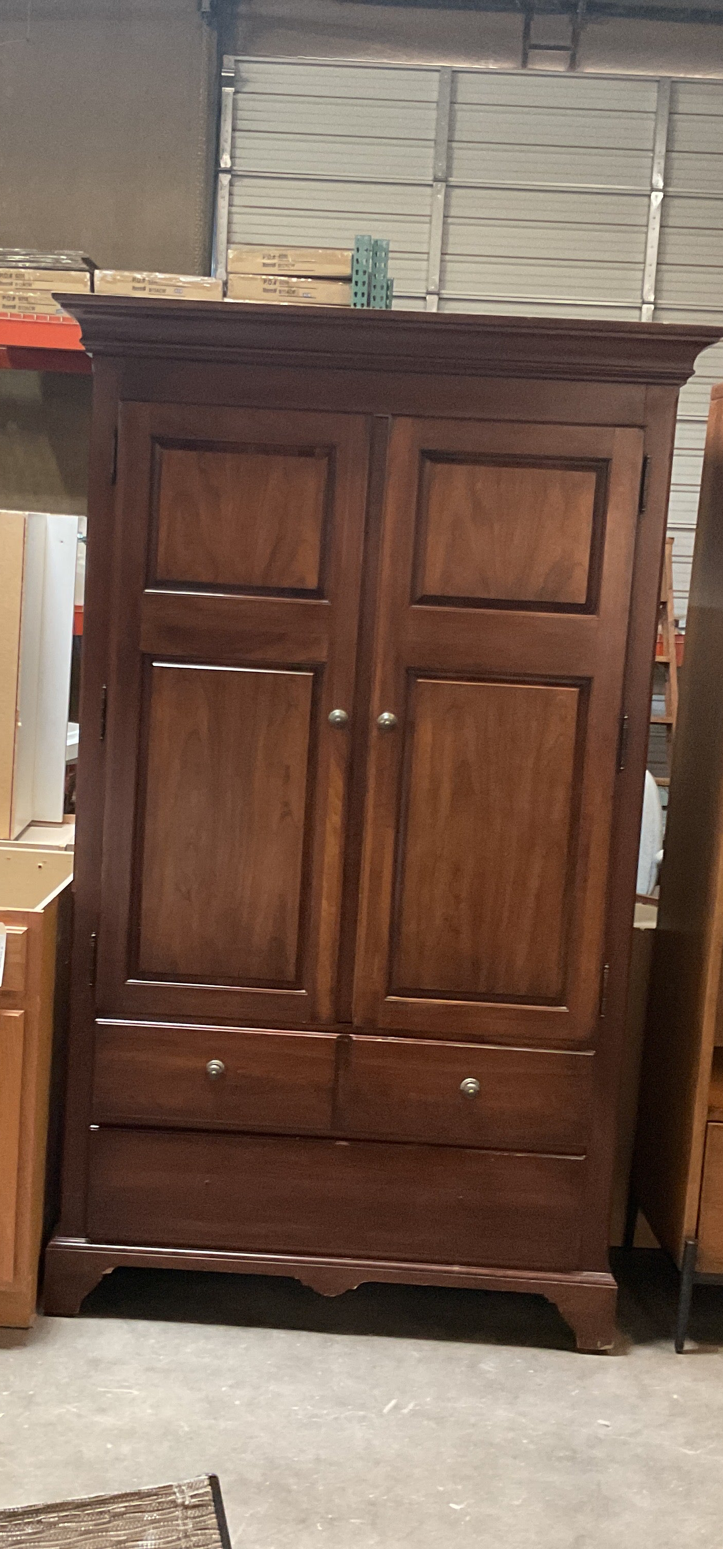 Thomasville Country Inns Armoire