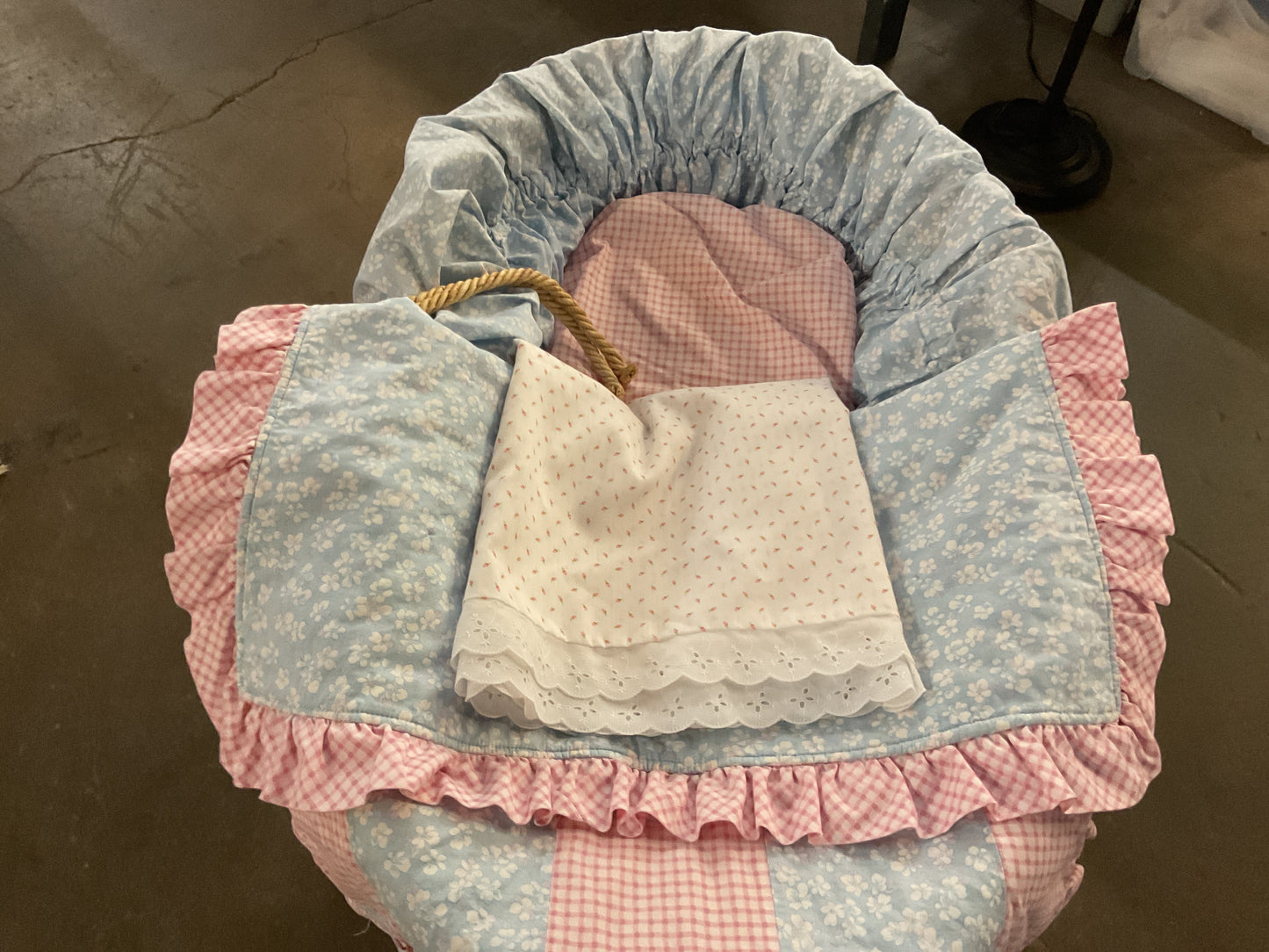 Infant Moses Basket on Rocking Stand