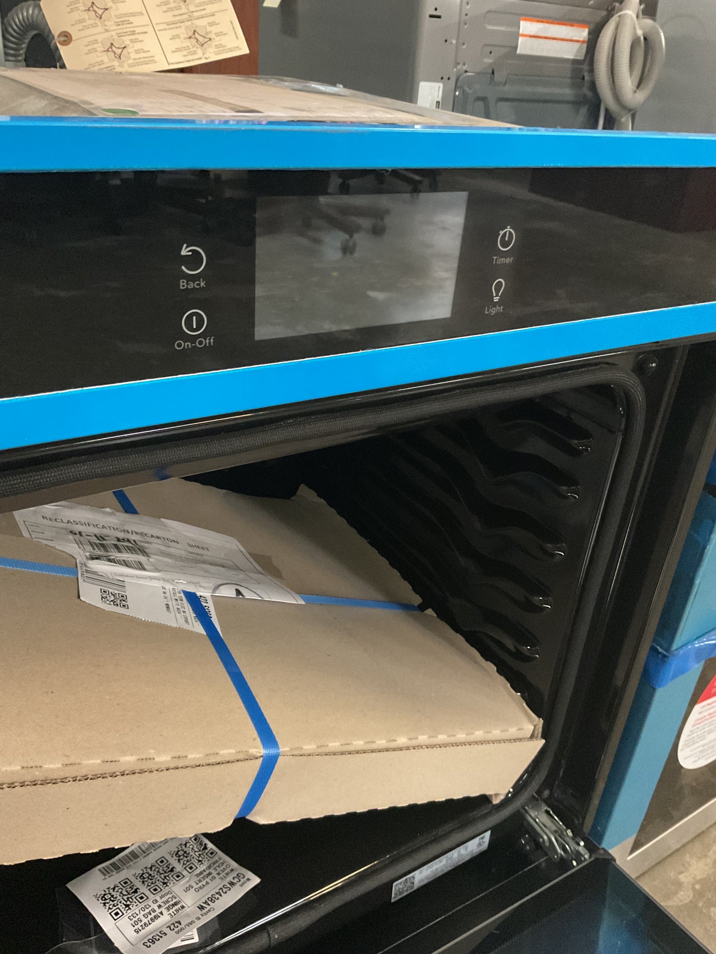 Frigidaire 24” Single Electric Wall Oven