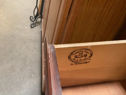 Thomasville Country Inns Armoire