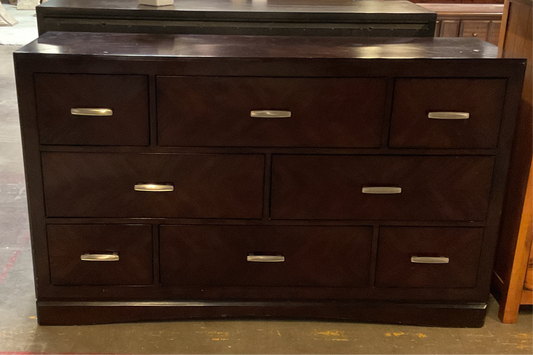 8 Drawer Contemporary Dresser