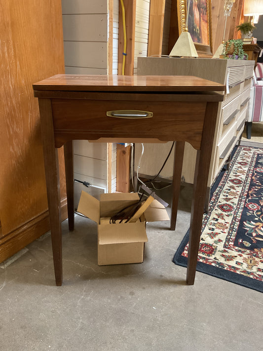 Vintage Singer 500 in Cabinet