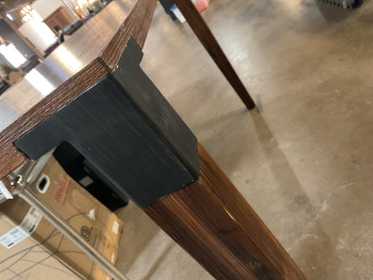 Frazier Counter Table