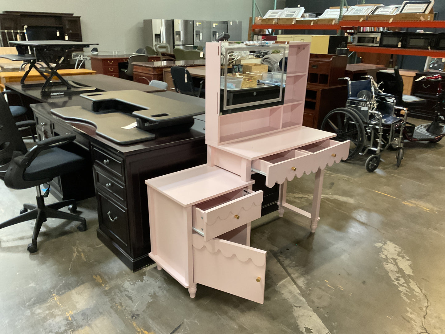 Petal Pink Desk Vanity w/Lighted Mirror