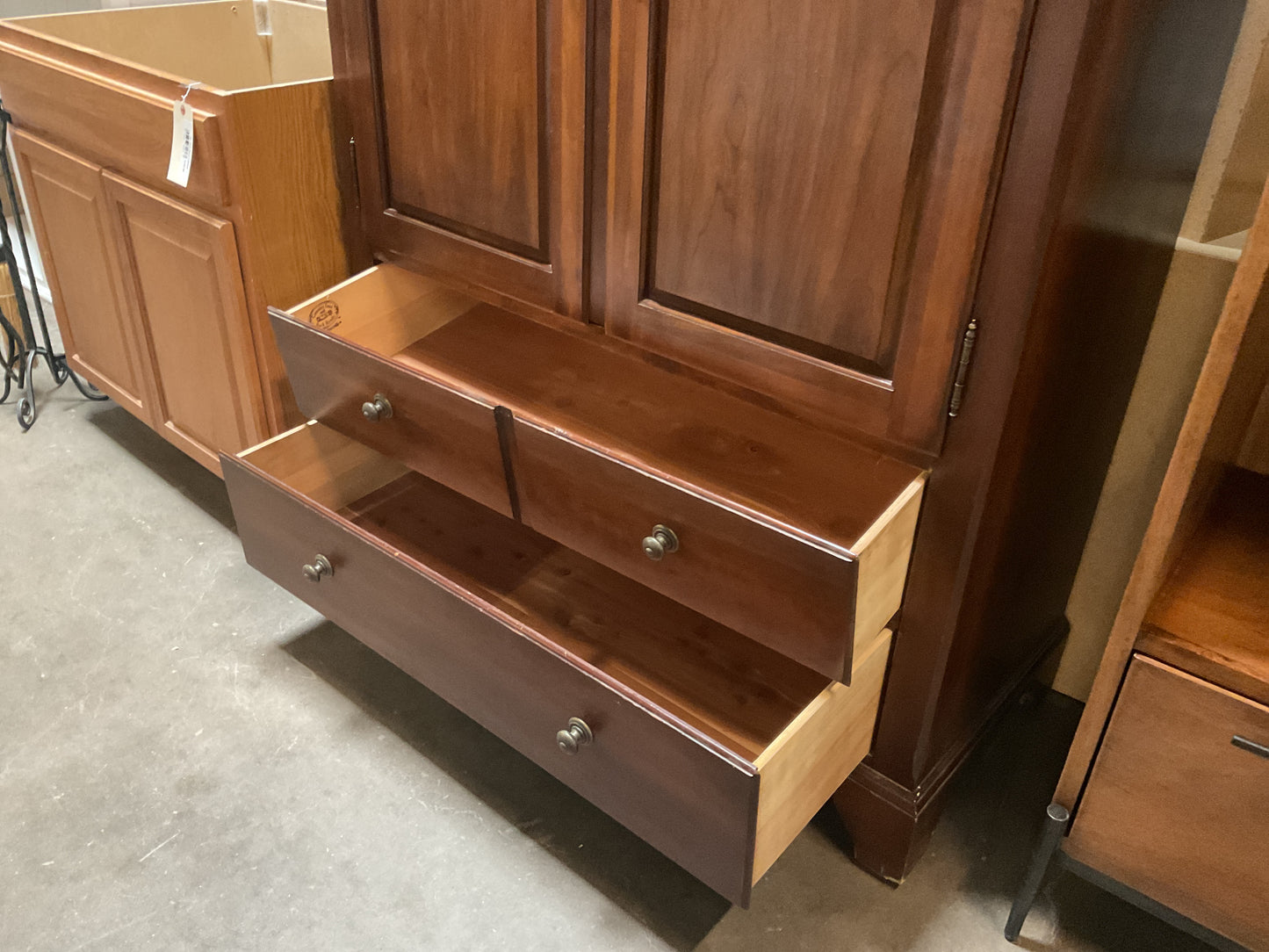 Thomasville Country Inns Armoire