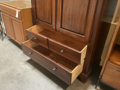 Thomasville Country Inns Armoire