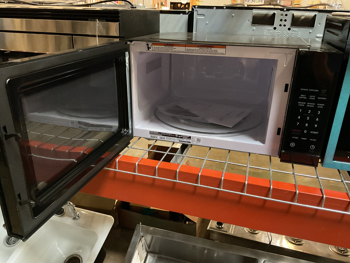 Frigidaire 2.2 Cu Ft 24” Built In Microwave