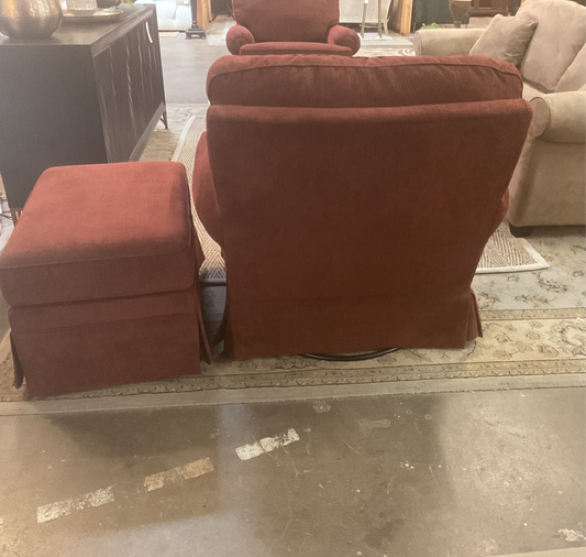 Hearthside Swivel Club Chairs w/Ottoman