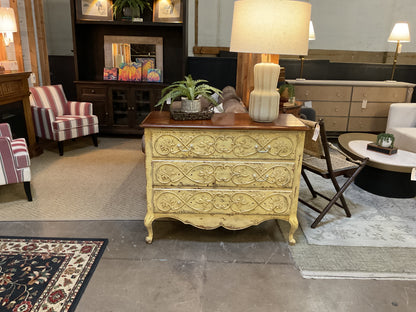 3 Drawer Arabesqe Chest by Hammary