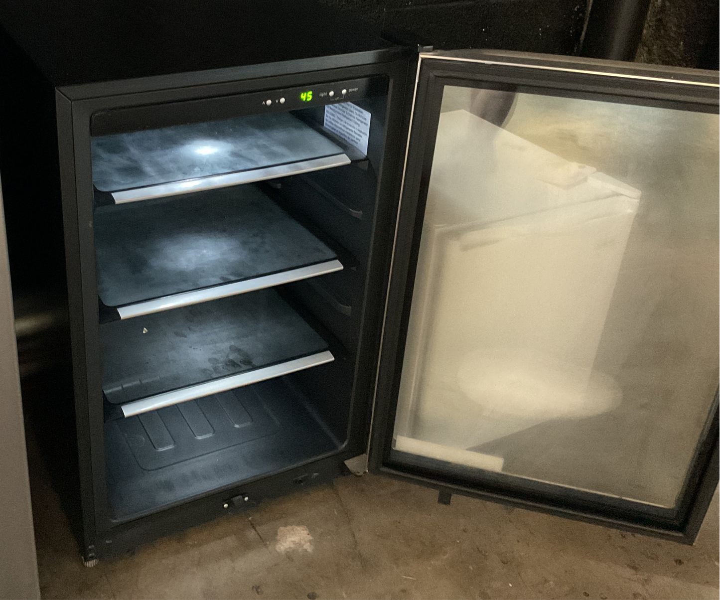 Frigidaire 5.3 Cu Ft Beverage Center