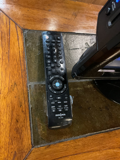 Insignia HDTV 19” DVD Combo w/Remote