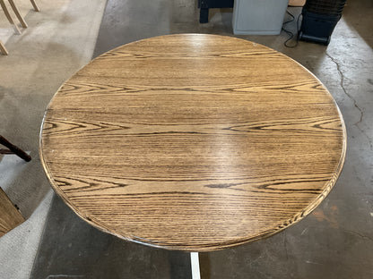Pedestal Table w/Leaf