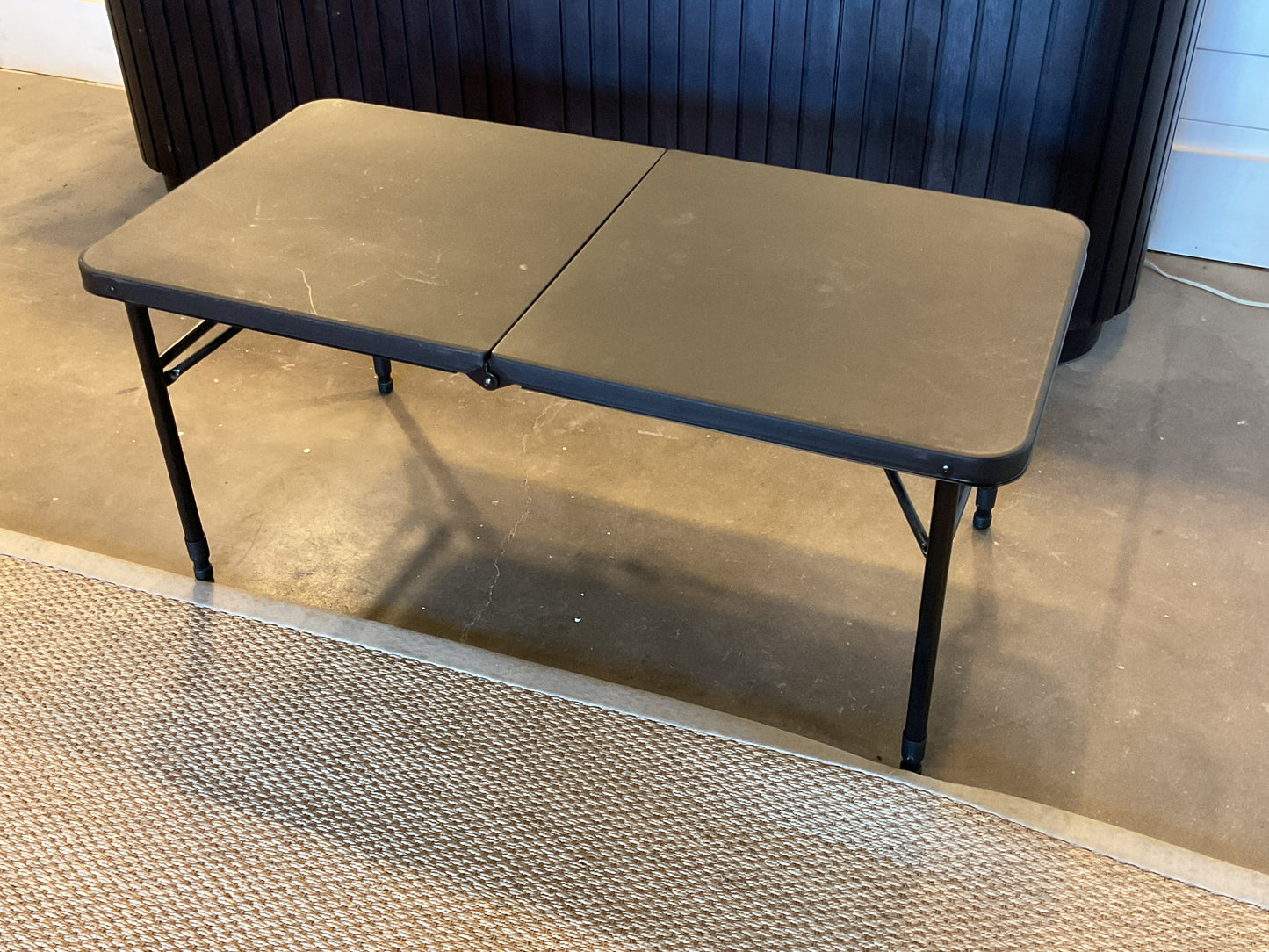 Bifold Table w/Handle
