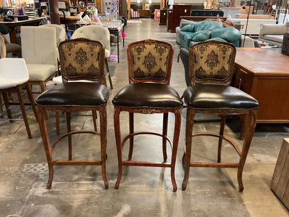 Stationery Leather Bottom Bar Stool