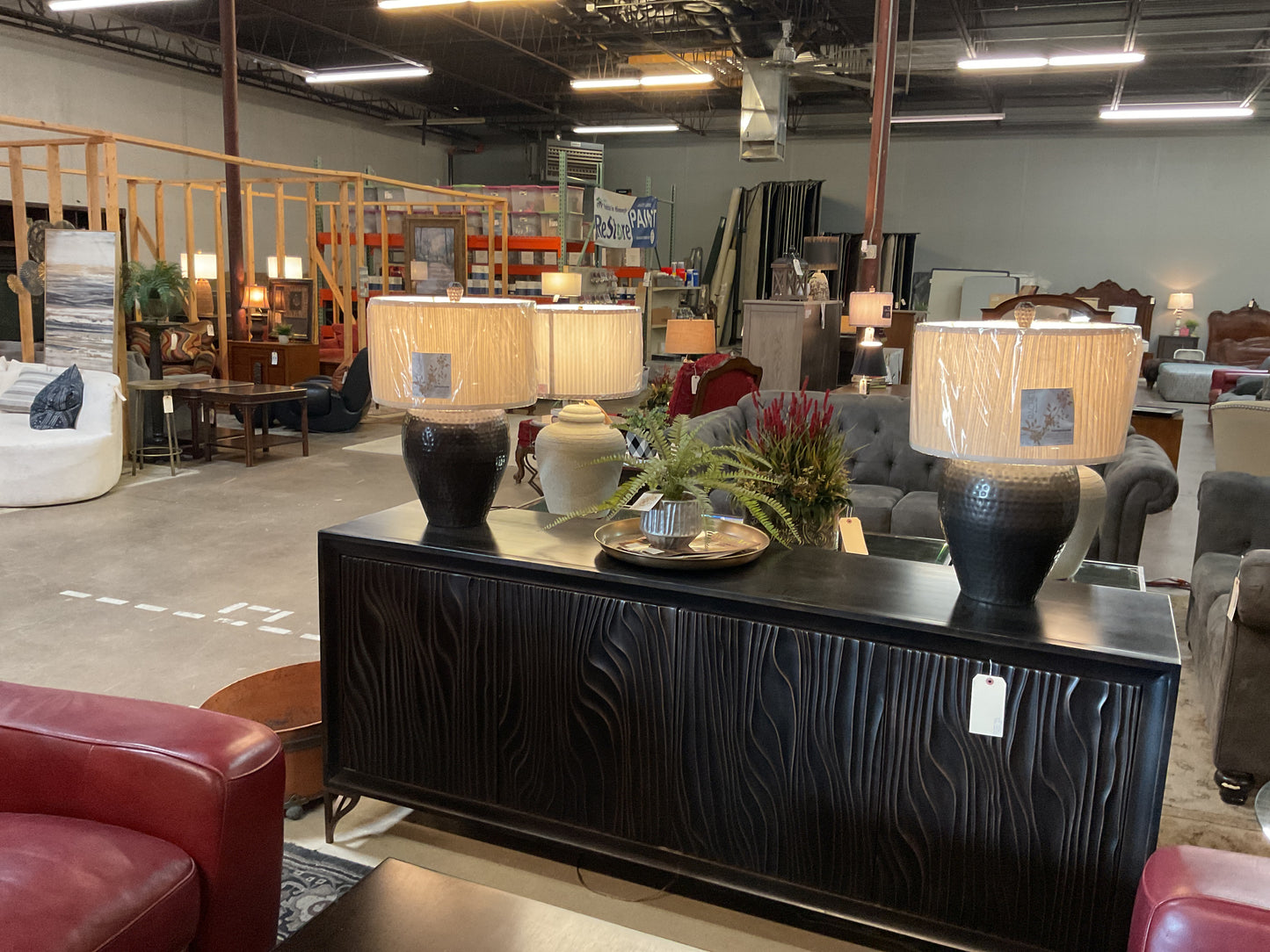 Metal Hammered Lamp w/ Shade