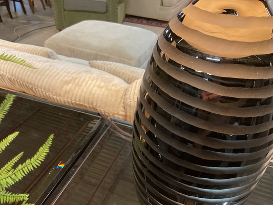 Textured Resin Lamp w/Shade