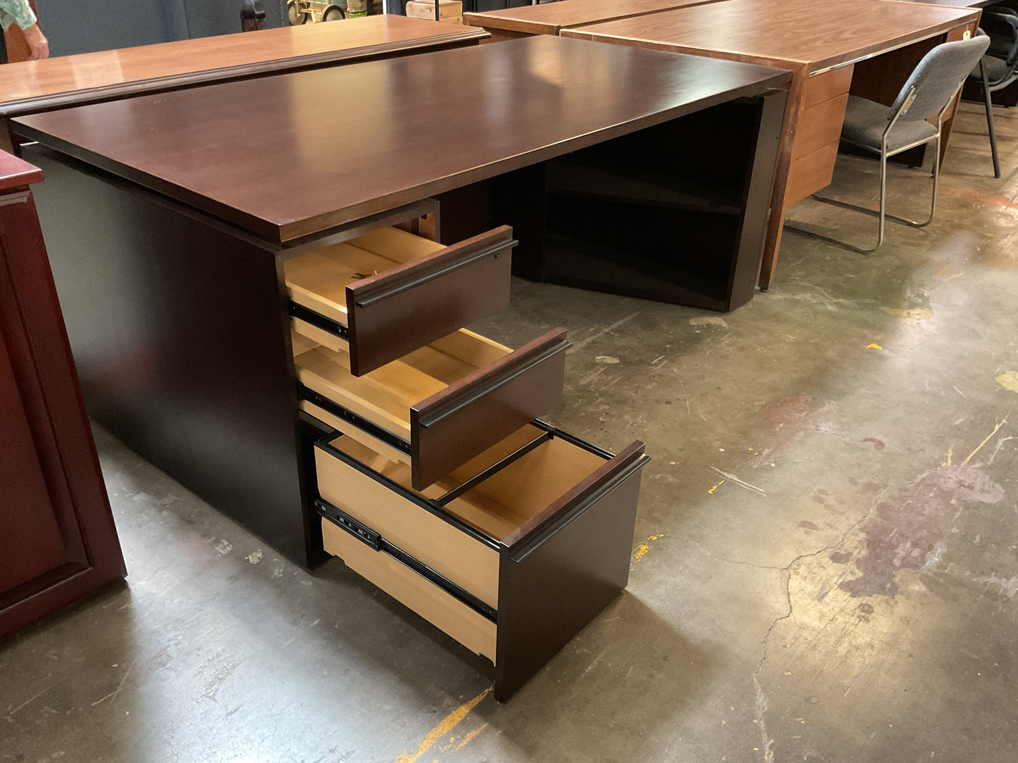 Itoki Executive Desk w/Keys
