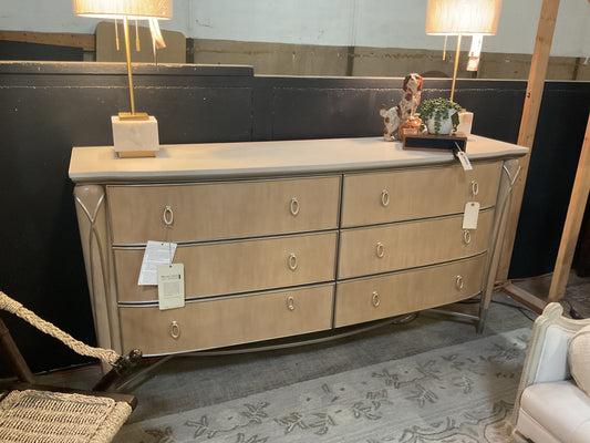 Villa Cherie 6 Drawer Dresser w/Mirror