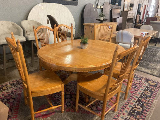 Pedestal Table w/6 Chairs