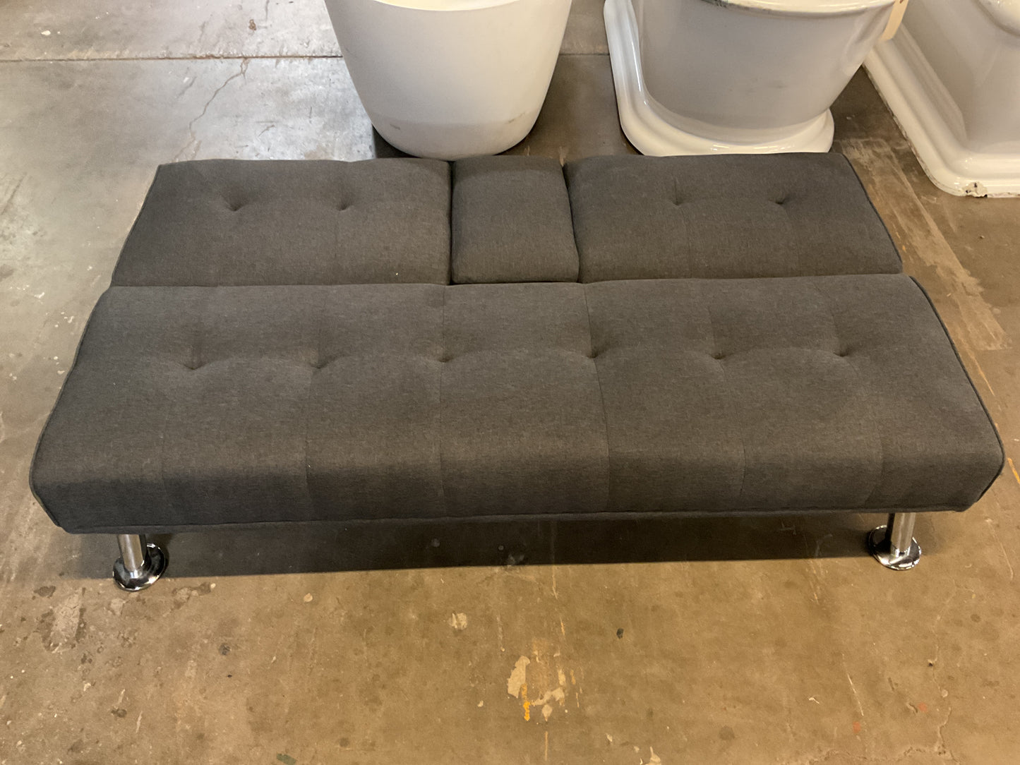 Tufted Futon w/2 Cupholders