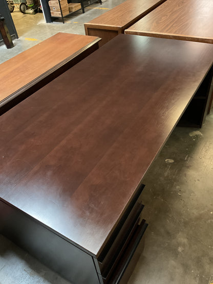 Itoki Executive Desk w/Keys