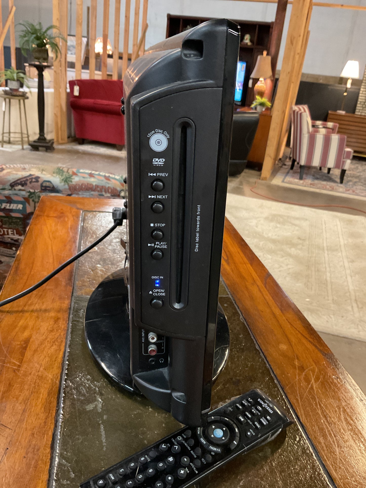 Insignia HDTV 19” DVD Combo w/Remote